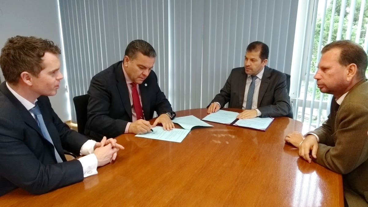 Câmara firma convênio com TRE-PR e adere ao Parlamento Jovem