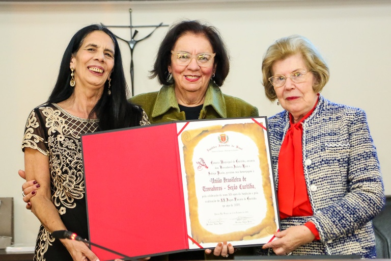 Câmara homenageia 20ª edição dos Jogos Florais