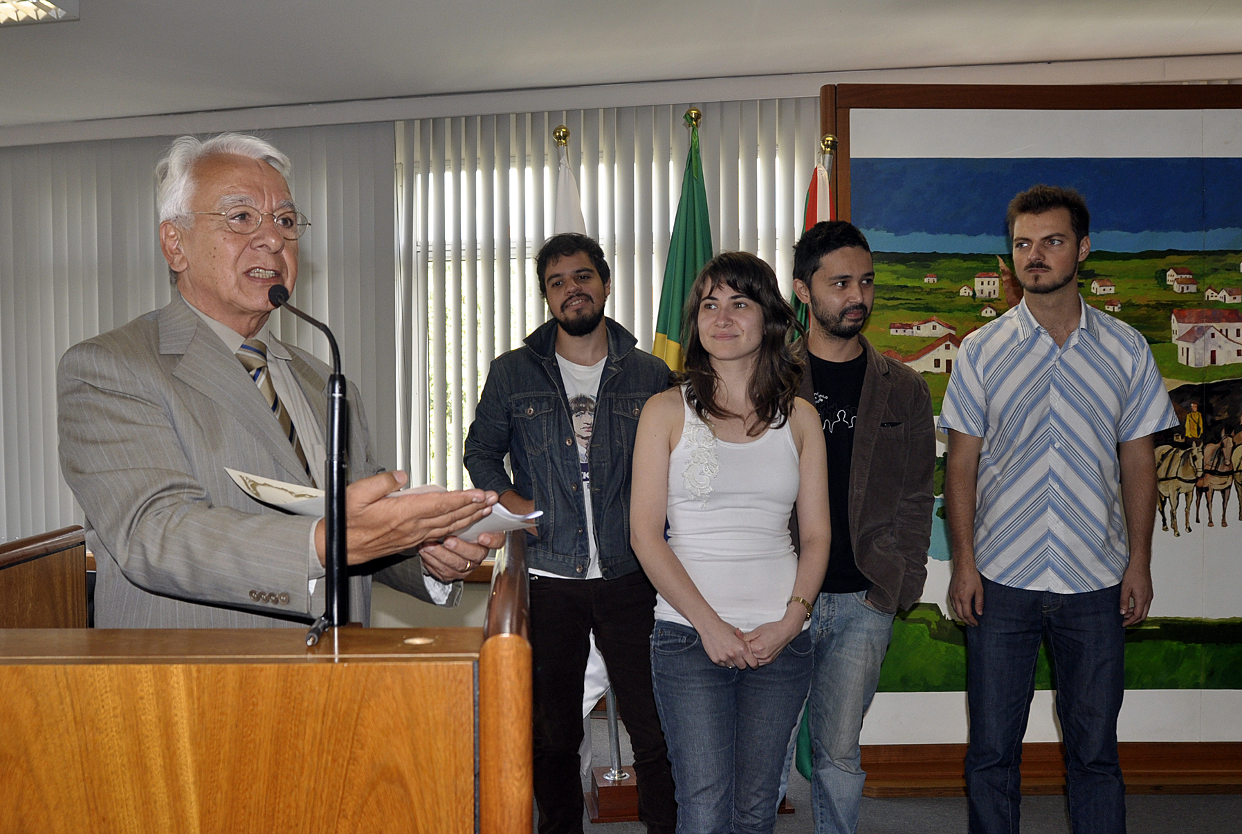 Câmara homenageia banda curitibana 