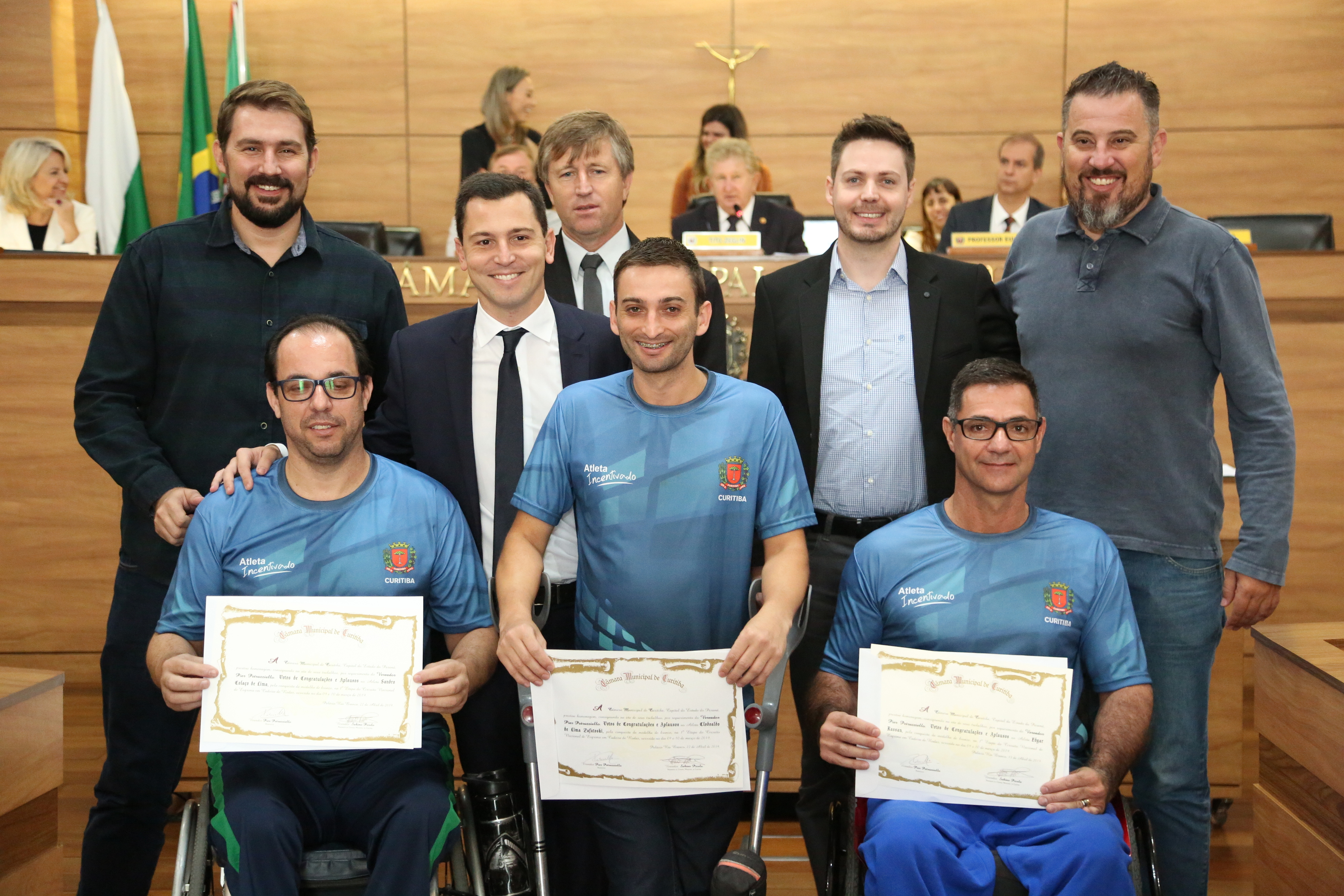 Câmara homenageia esgrimistas, entidade filantrópica e colégio