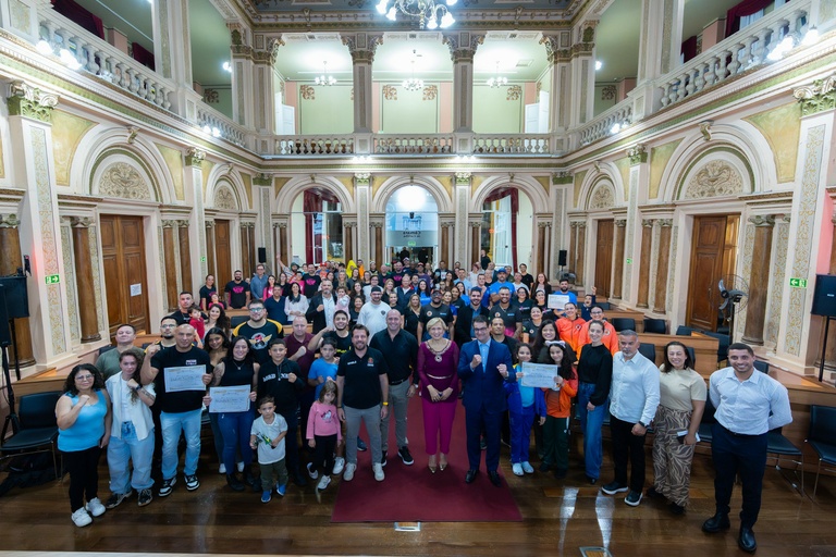 Câmara homenageia esportistas que promovem saúde e inclusão em Curitiba