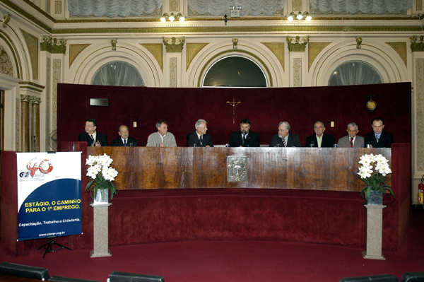 Câmara homenageia o CIEE pelos 40 anos de atividades  