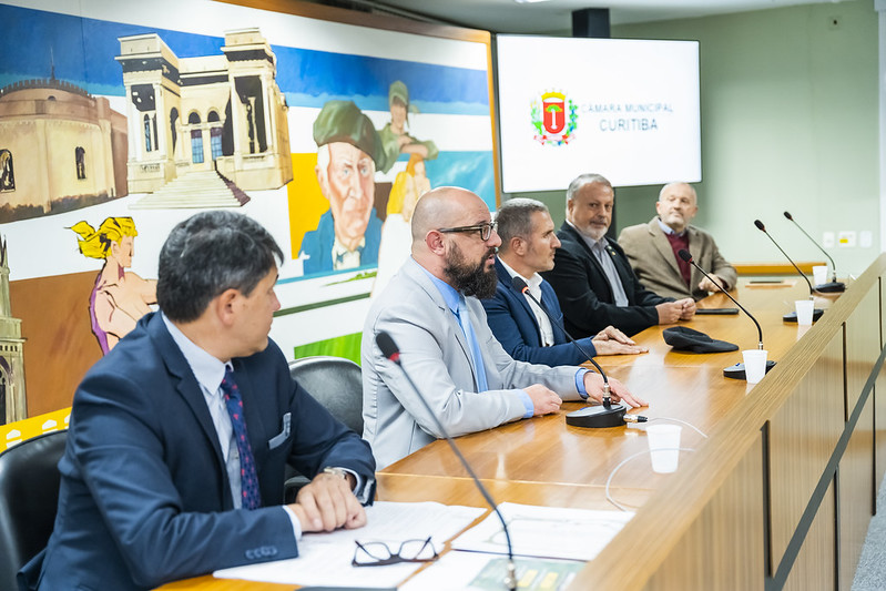 Câmara homenageia Olavo de Carvalho