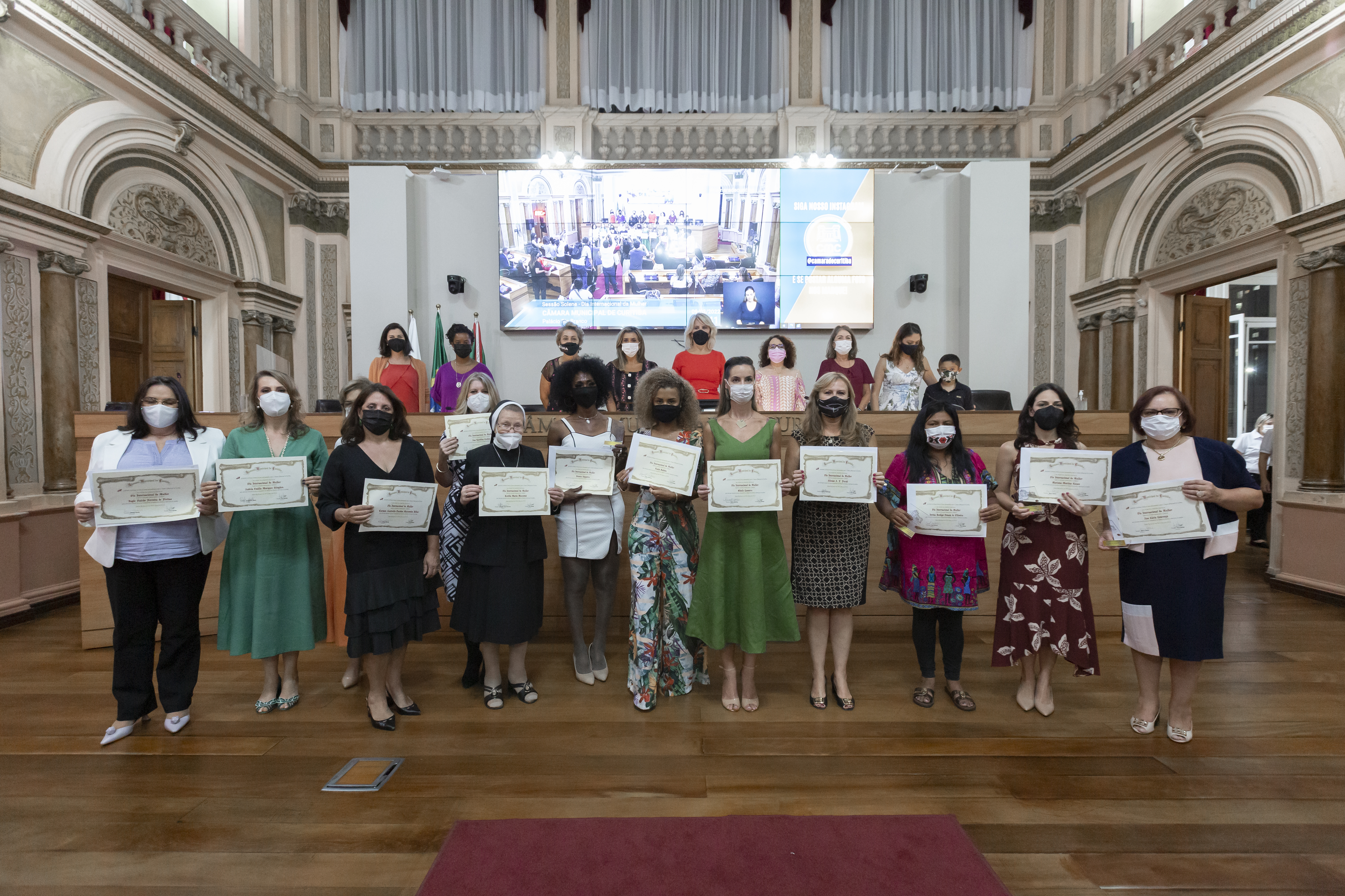 Câmara homenageia personalidades femininas no Dia da Mulher