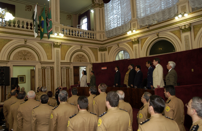 Câmara homenageia PM nos 152 anos 