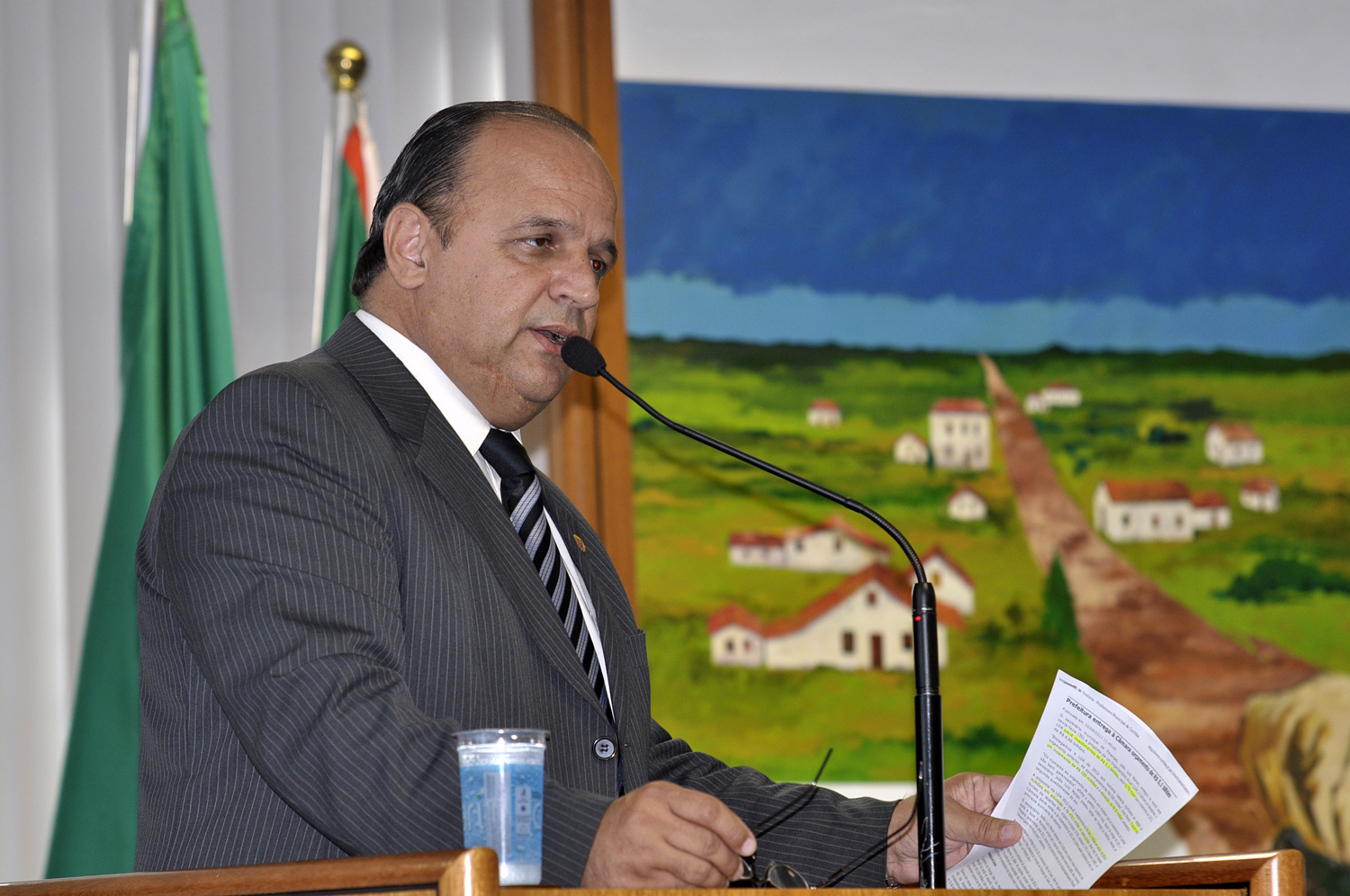 Câmara inicia votação do Orçamento 2012 