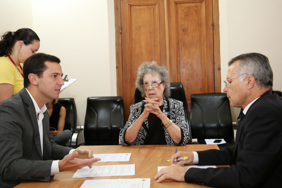 Câmara instala cinco comissões; presidentes são reeleitos 