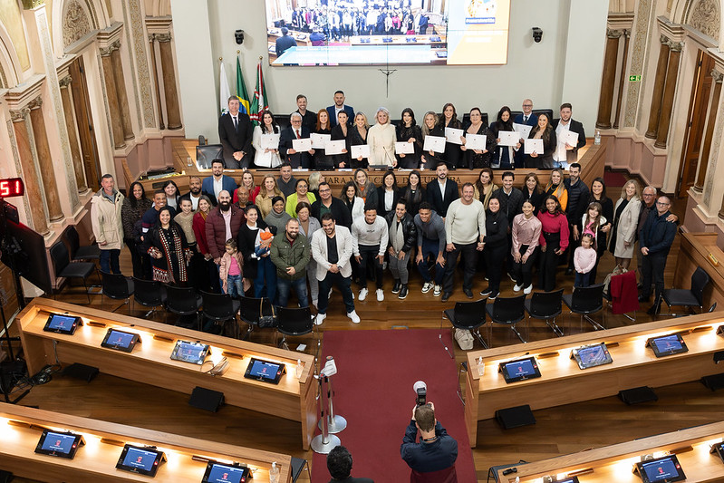 Câmara Municipal de Curitiba celebra empresários digitais