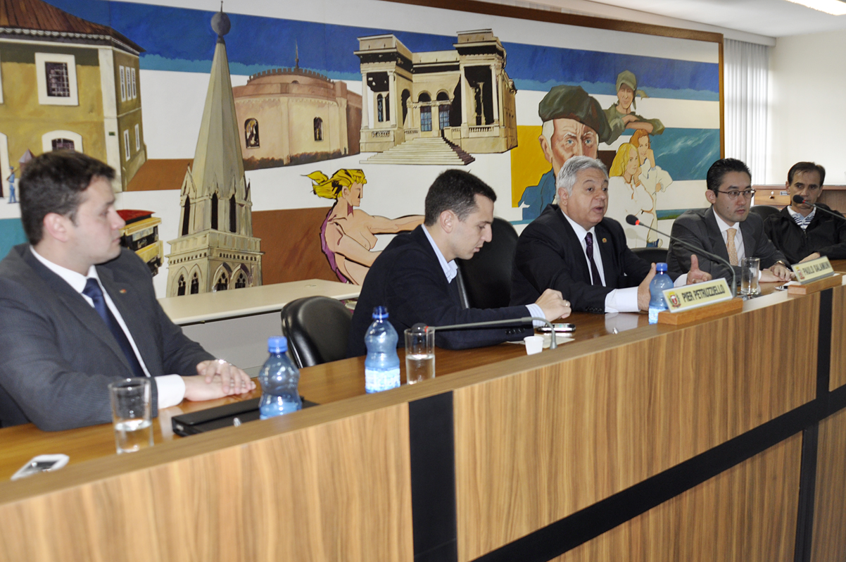 Câmara Municipal debate a campanha "Balada Legal"