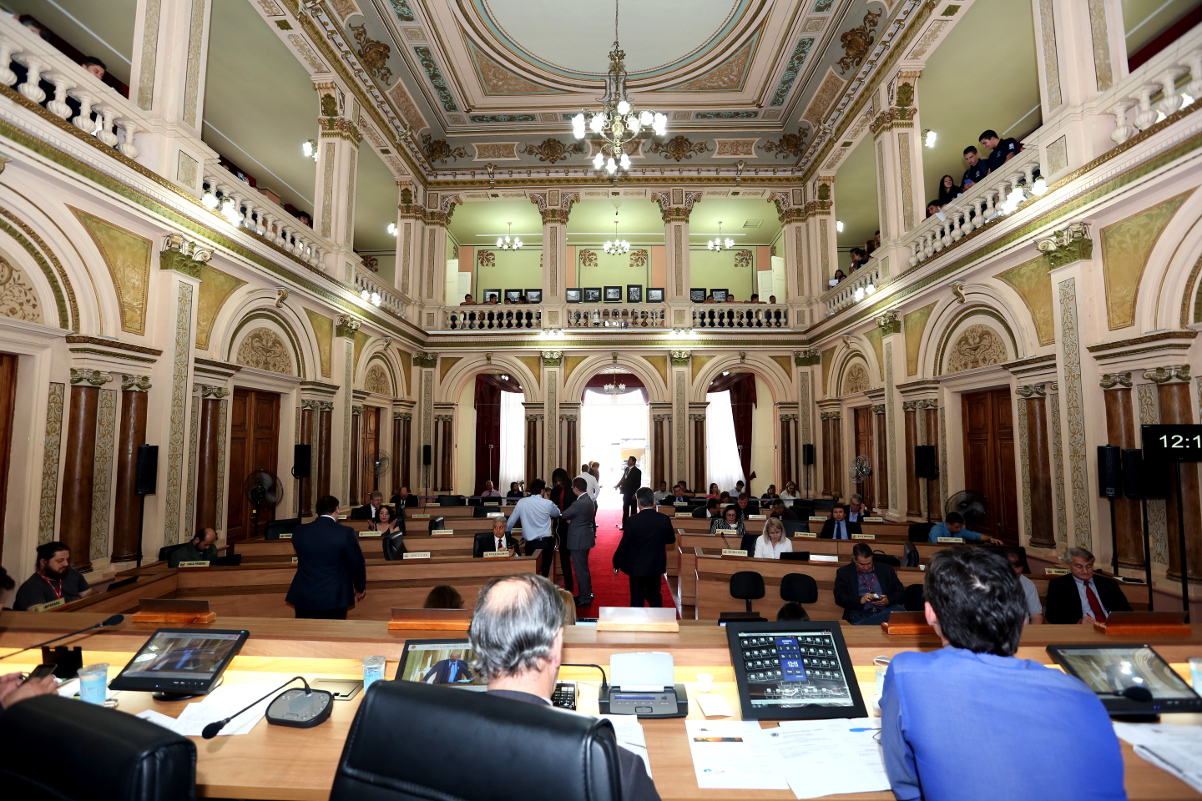 Câmara Municipal entrega prêmio Servidor Público Padrão