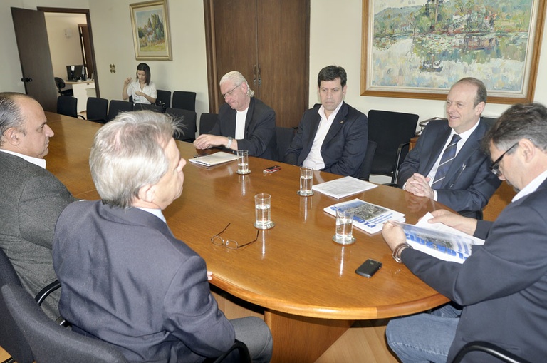 Câmara Municipal recebe projeto da LOA 2012 