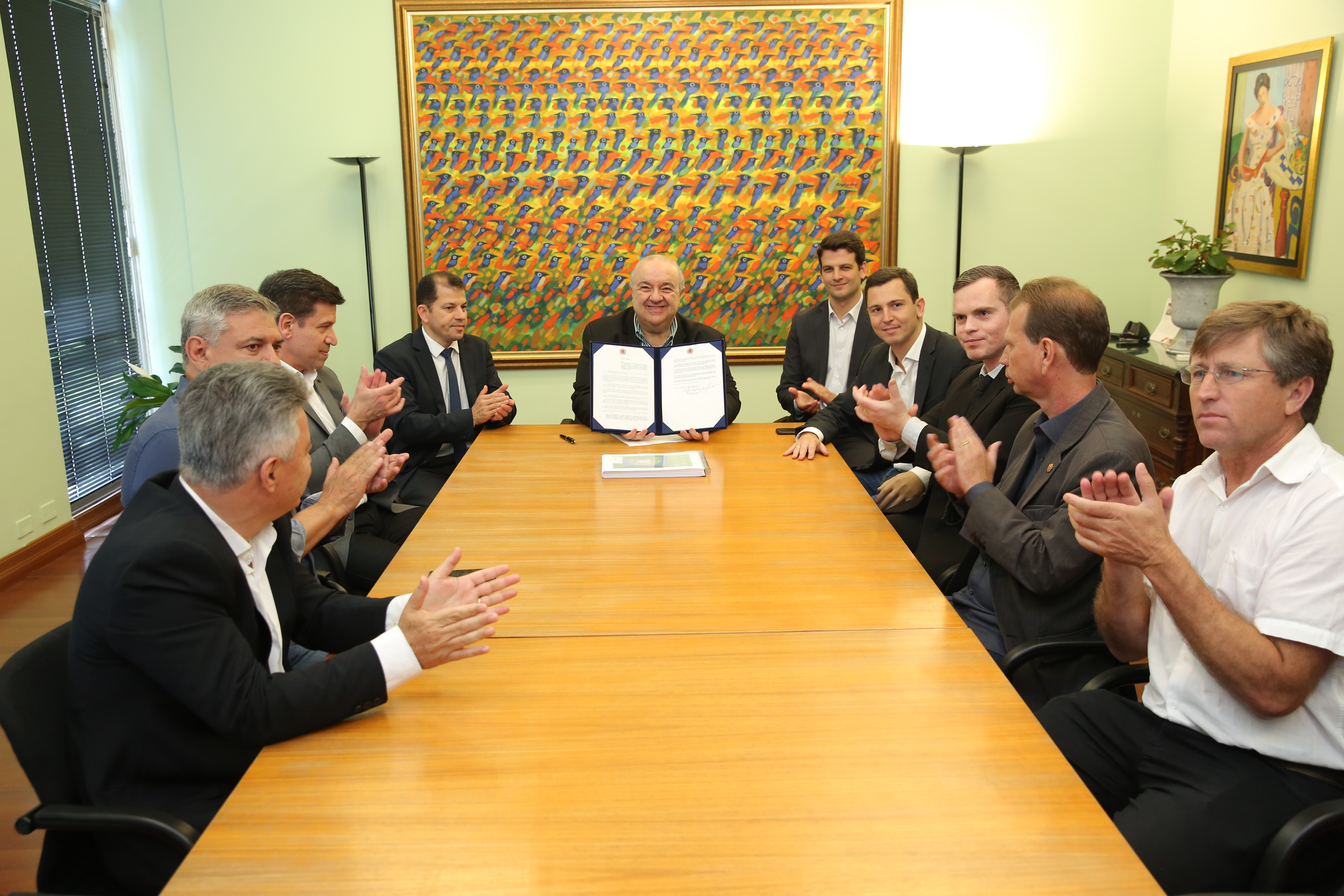 Câmara participa de sanção de reajuste ao funcionalismo