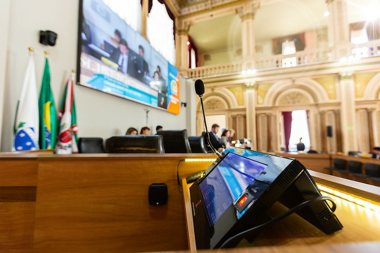 Câmara pede que Curitiba ensine guardas e fiscais como se relacionar com PCDs