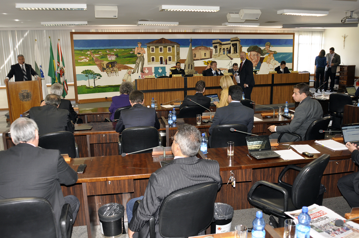 Câmara poderá promover sessões externas 