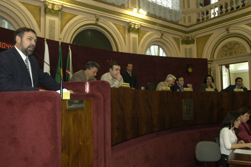 Câmara proíbe consumo de bebidas em postos 