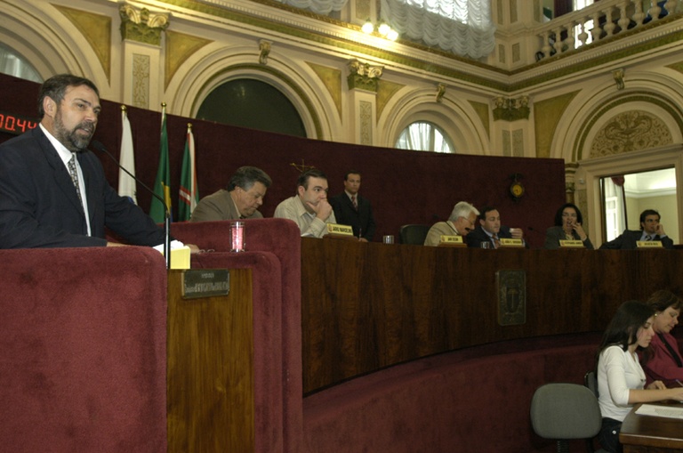 Câmara proíbe consumo de bebidas em postos 