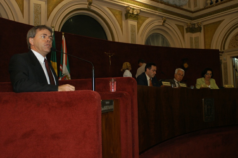 Câmara proíbe uso do cerol 