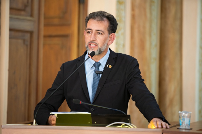 Câmara quer remodelação das barracas da Feira do Largo da Ordem