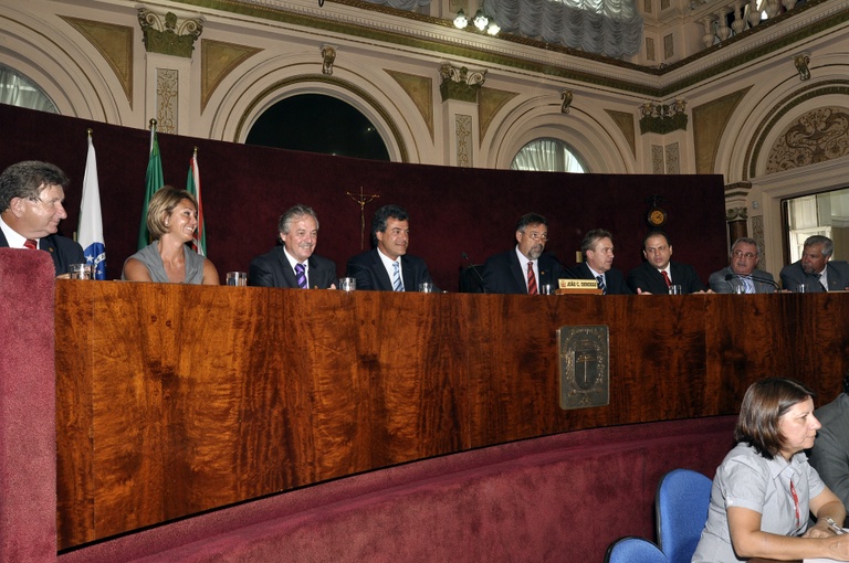 Câmara reabre as sessões plenárias 