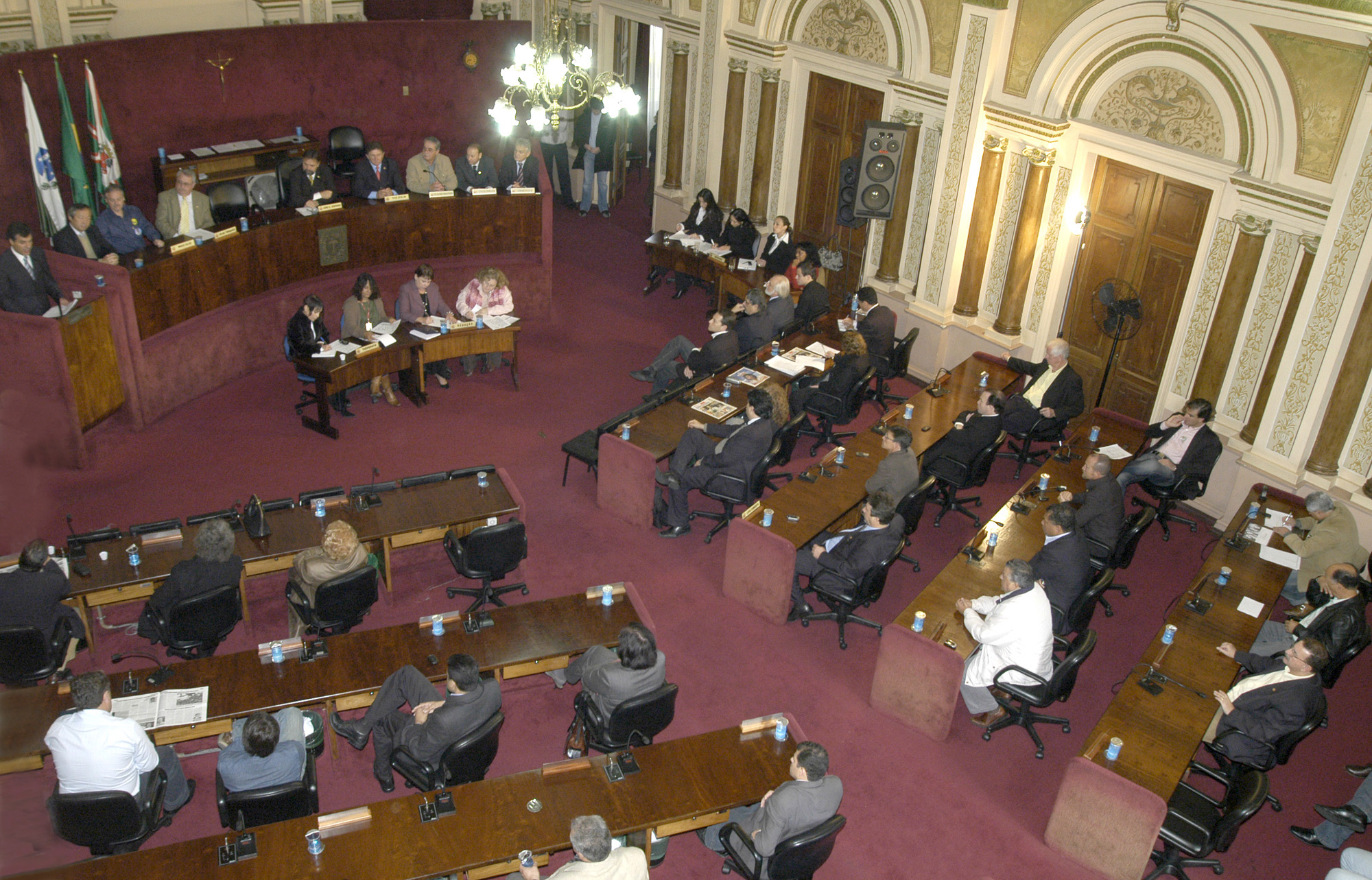 Câmara reabre as sessões plenárias 