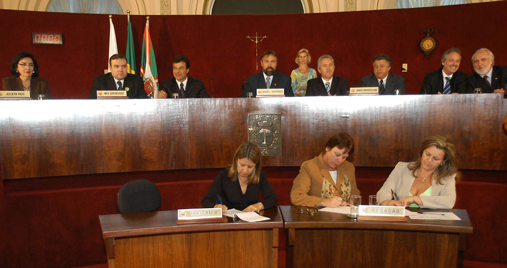 Câmara reabre sessões plenárias 