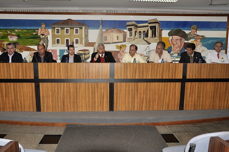 Câmara recebe a visita de vereadores do PR e de SC 