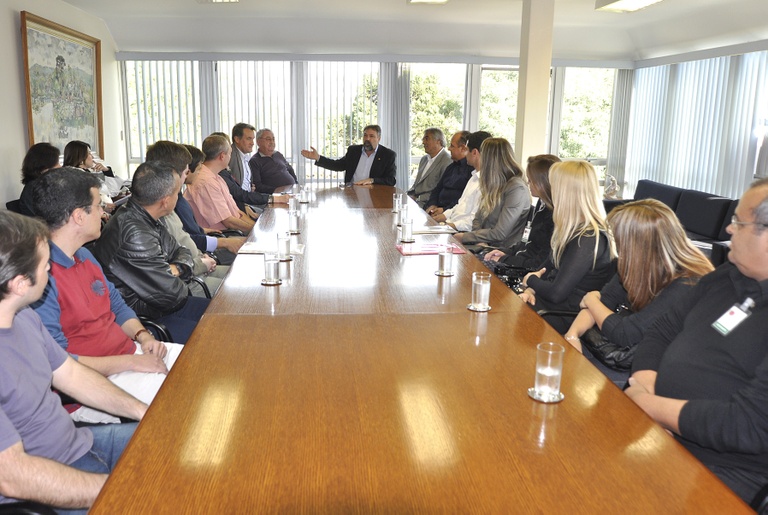 Câmara recebe novos funcionários concursados 