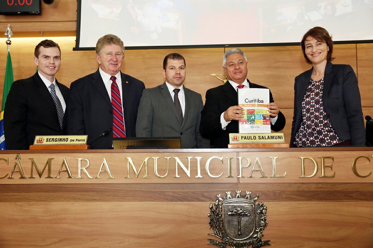 Câmara recebe projeto da Lei Orçamentária Anual de 2015