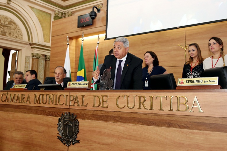 Câmara recebe três prêmios do jornalismo paranaense