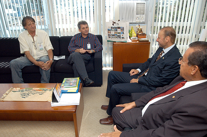 Câmara recebe vereadores de Joinville 
