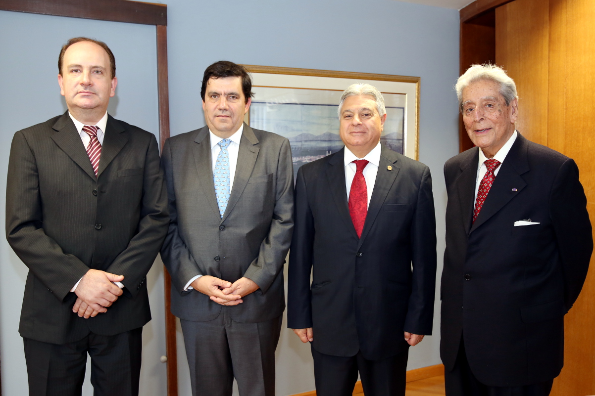 Câmara recebe visita de cônsules do Peru