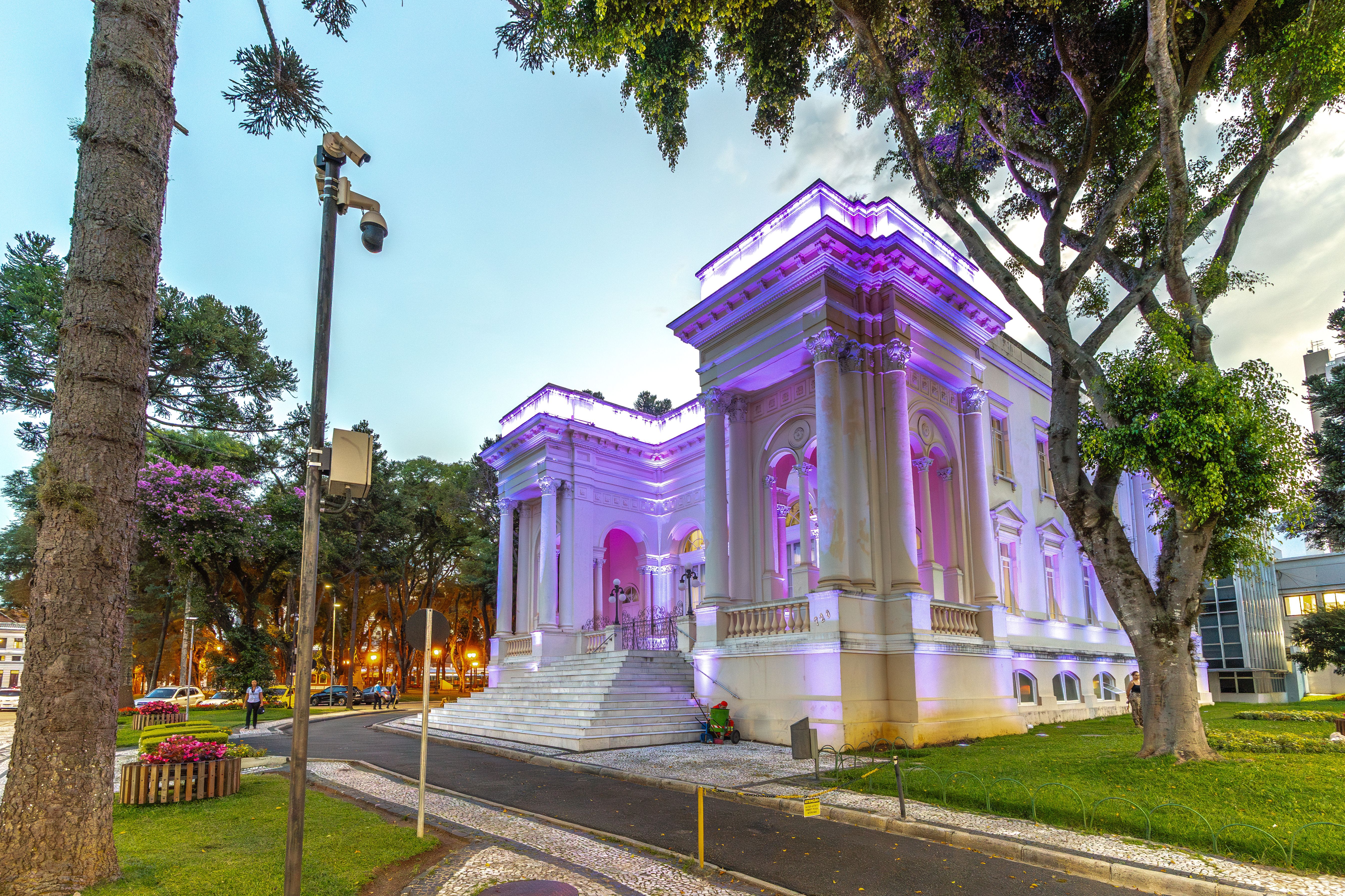 Câmara receberá iluminação em alusão ao Dia Internacional das Mulheres
