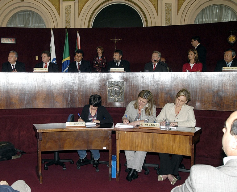 Câmara reconhece prêmio a Beto Richa 