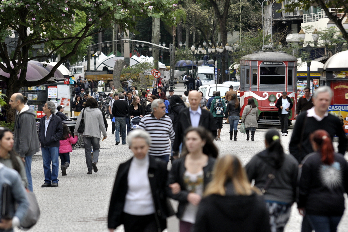 Câmara tem 33 inscritos para ouvidor de Curitiba