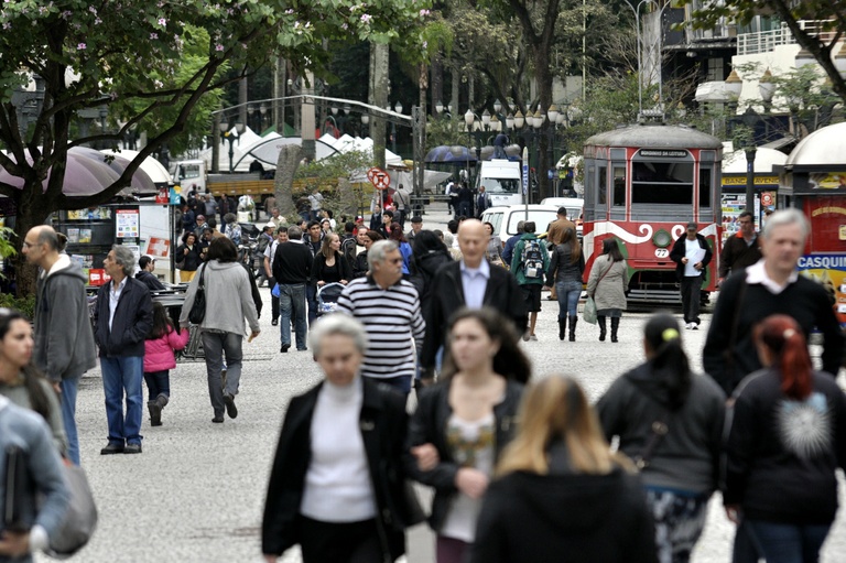 Câmara tem 33 inscritos para ouvidor de Curitiba