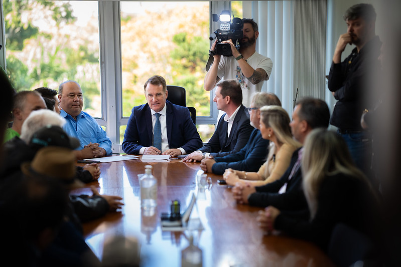 Câmara, Urbs e Sindimoc se unem para combater rabeira nos ônibus
