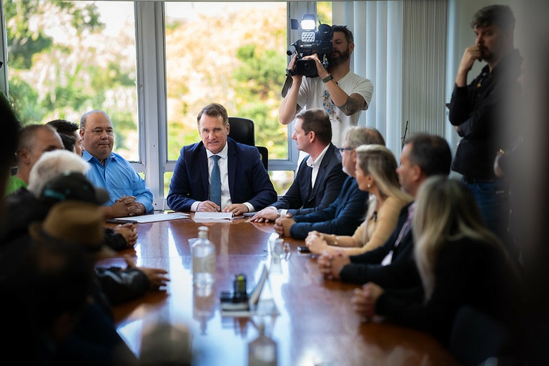 Câmara, Urbs e Sindimoc se unem para combater rabeira nos ônibus