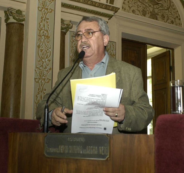 Câmara vai homenagear médico com cidadania 