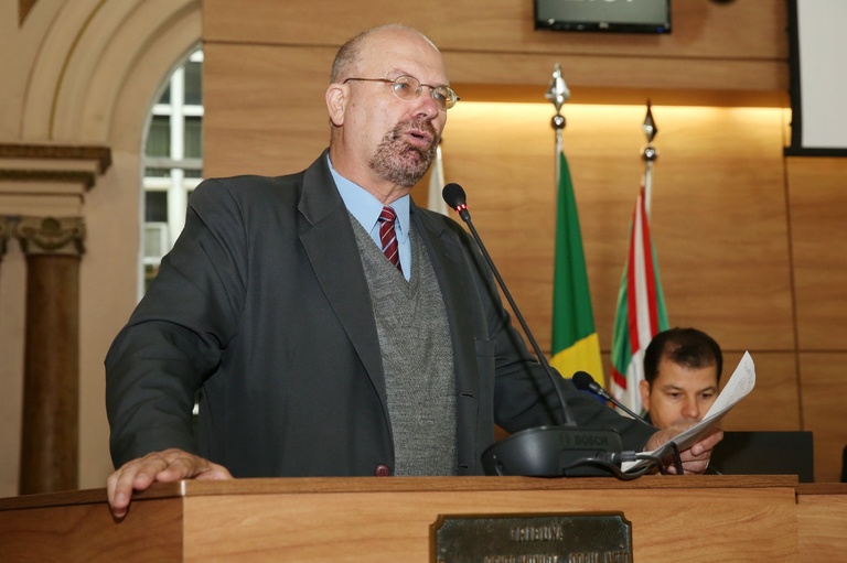 Câmara vota moção de apoio a jornalista ameaçado de morte