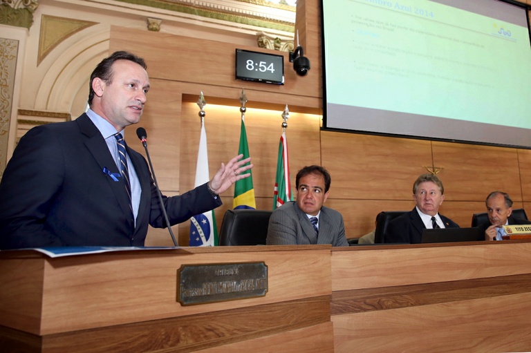 Campanha "Novembro Azul" pretende prevenir câncer de próstata