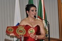 Campeã mundial de boxe recebe cidadania 