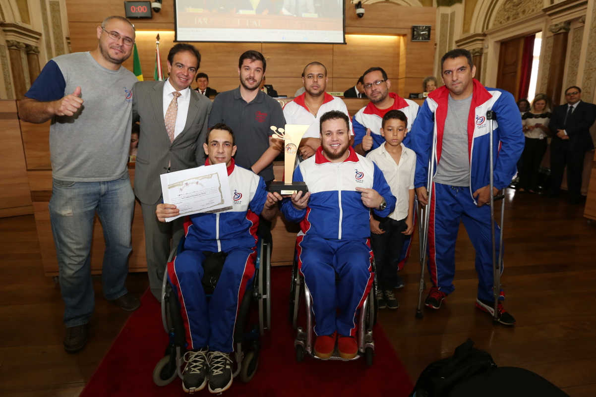 Campeões do ParaJAPs não têm quadra de basquete para treinar