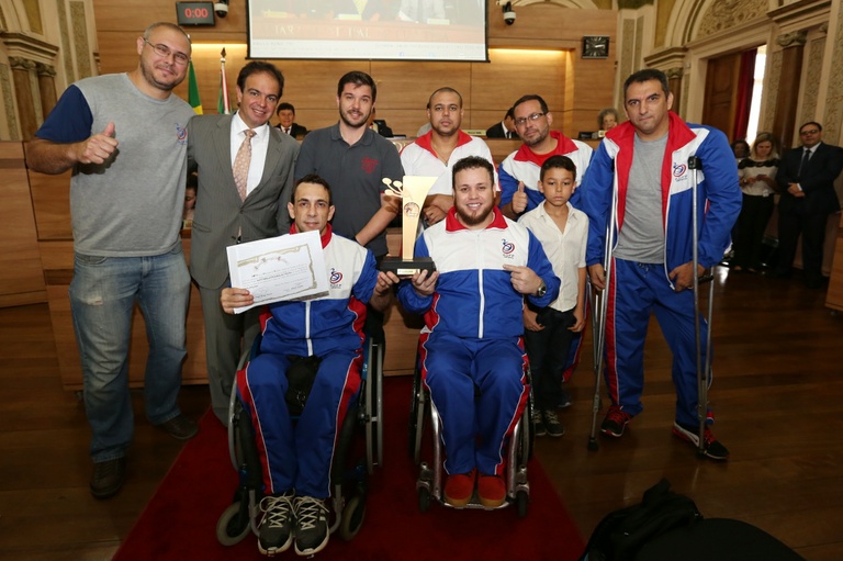 Campeões do ParaJAPs não têm quadra de basquete para treinar