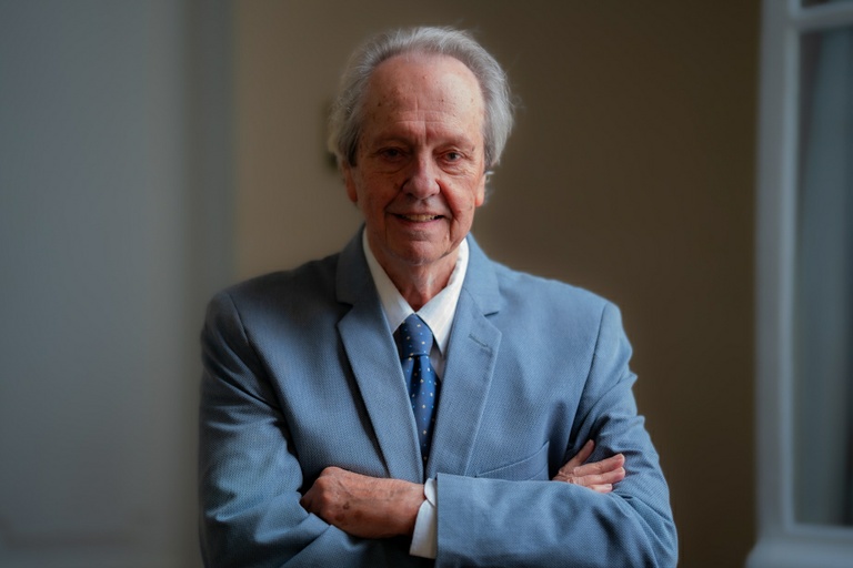 Capitão Hidalgo lança livro sobre sua vida na Câmara de Curitiba