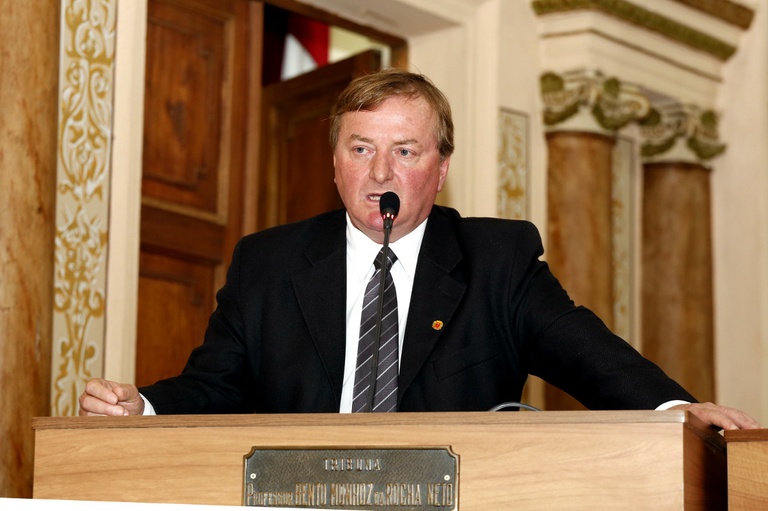 Cartilha sobre violência obstétrica aprovada em segundo turno