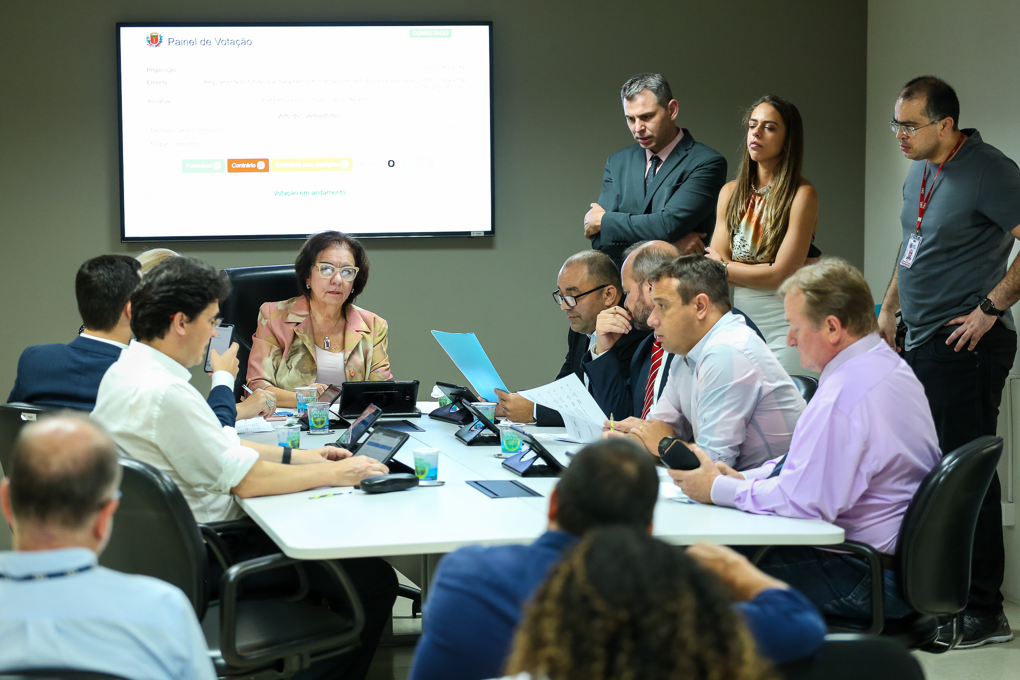 CCJ acata projeto que restringe fumo em parques da capital