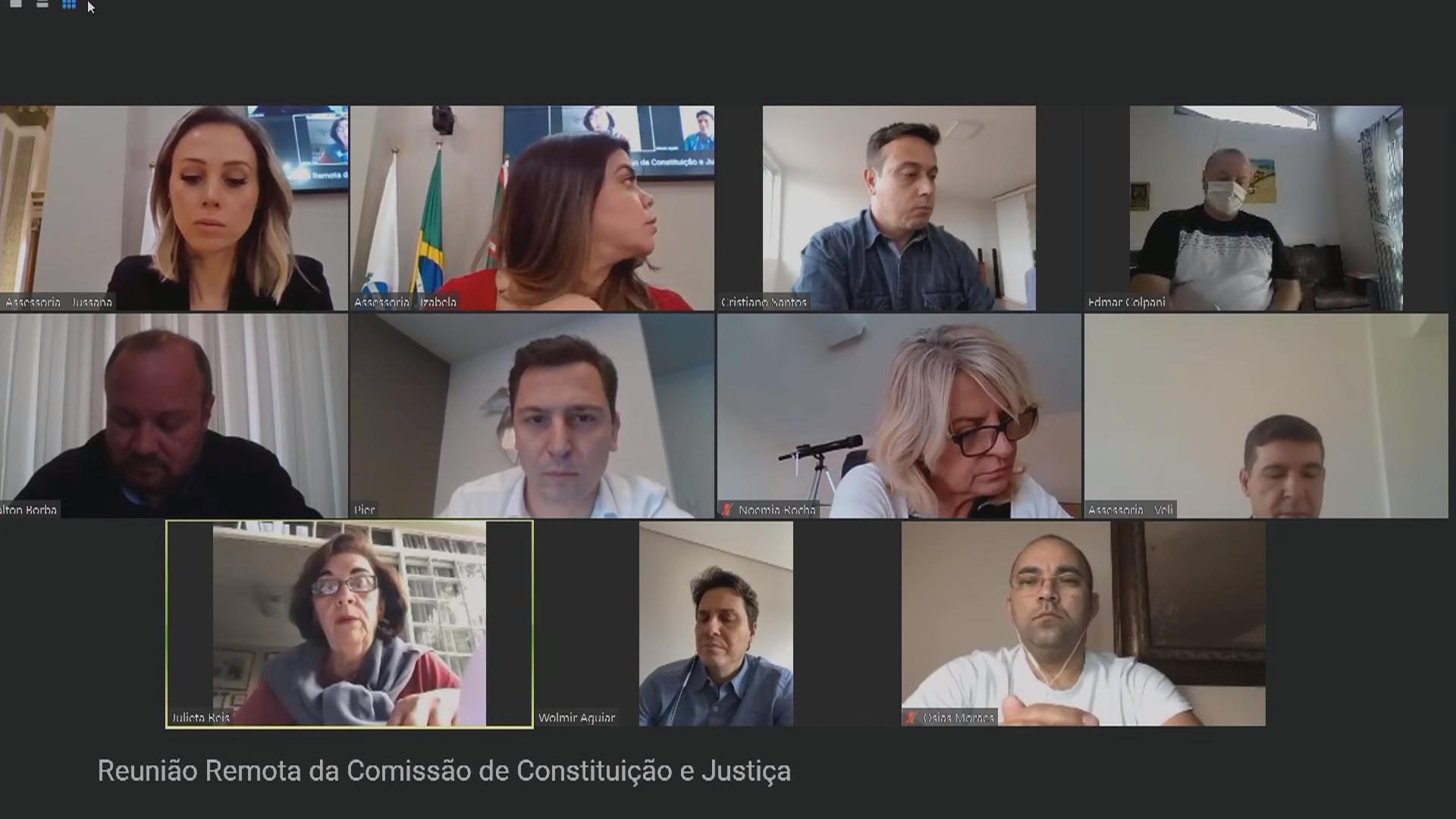 CCJ acata prorrogar mandato de diretores em escolas municipais