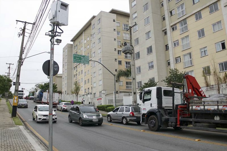CCJ avalia divulgar multas aplicadas por radares em Curitiba