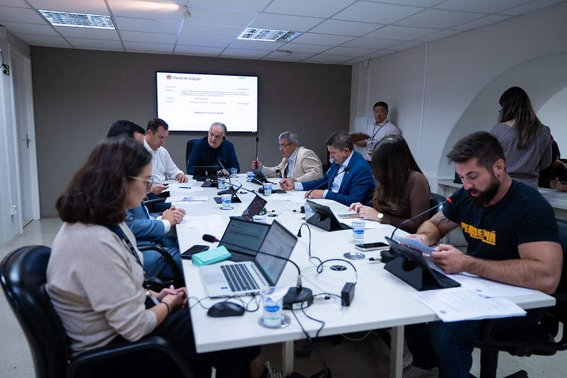 CCJ libera tramitação de 9 projetos na Câmara de Curitiba