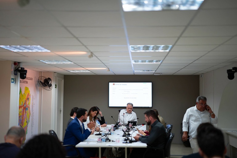 Comissão quer mais informações sobre proibir crianças em eventos LGBTQIA+